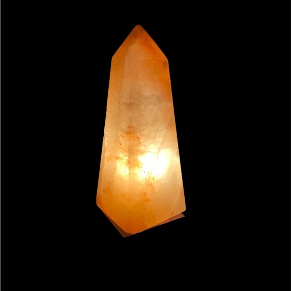 Salt lamp Pyramid shape - Picture 1 of 6